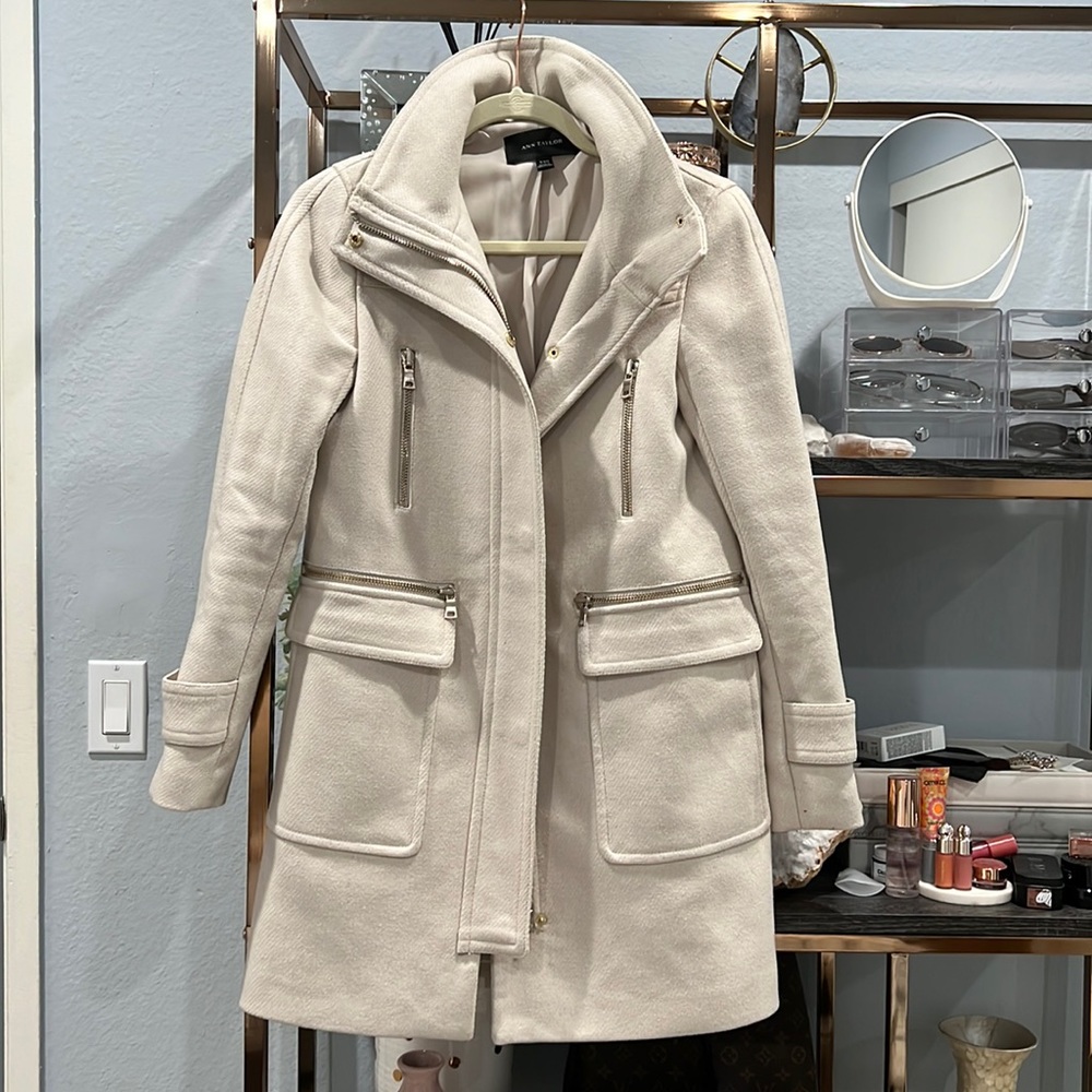Ann taylor tweed flounce buckwheat jacket